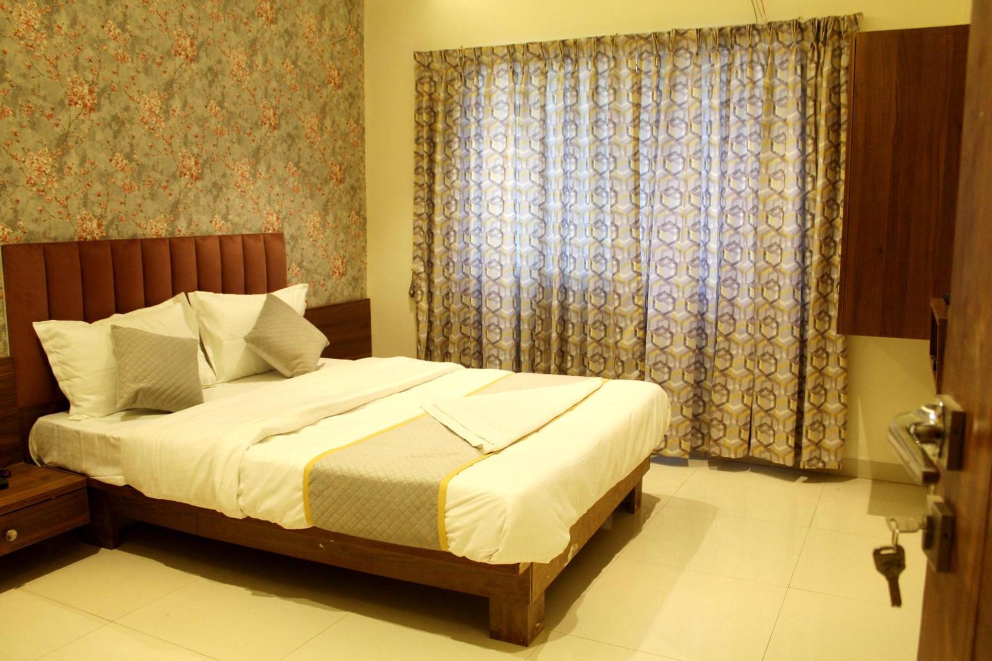 Hotel India Gate Narhe, Pune Zewnętrze zdjęcie