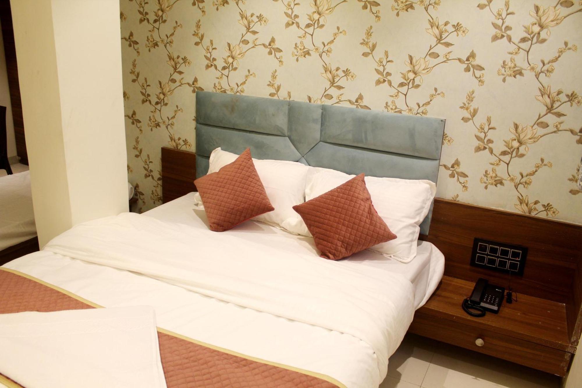 Hotel India Gate Narhe, Pune Zewnętrze zdjęcie