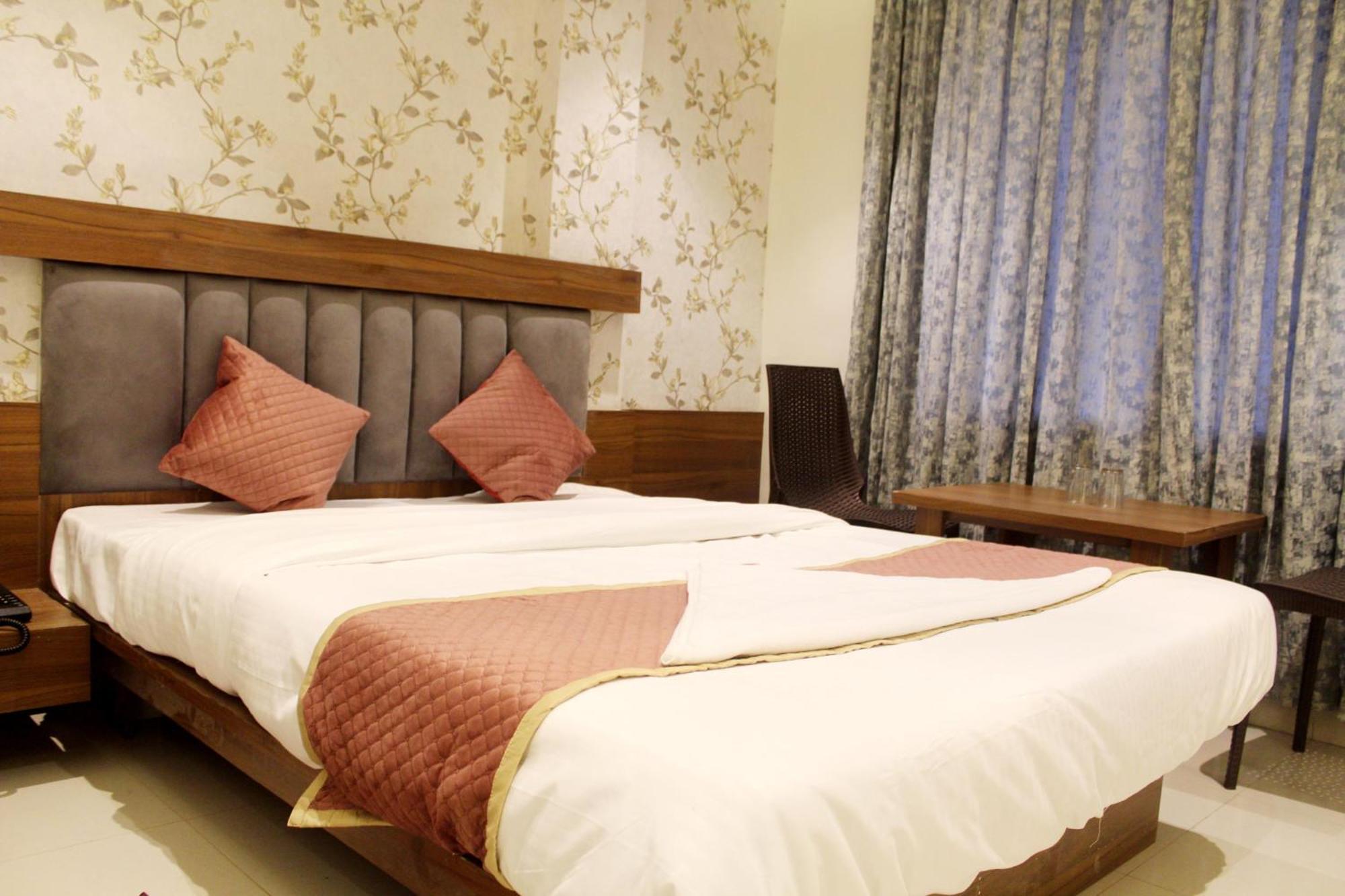 Hotel India Gate Narhe, Pune Zewnętrze zdjęcie