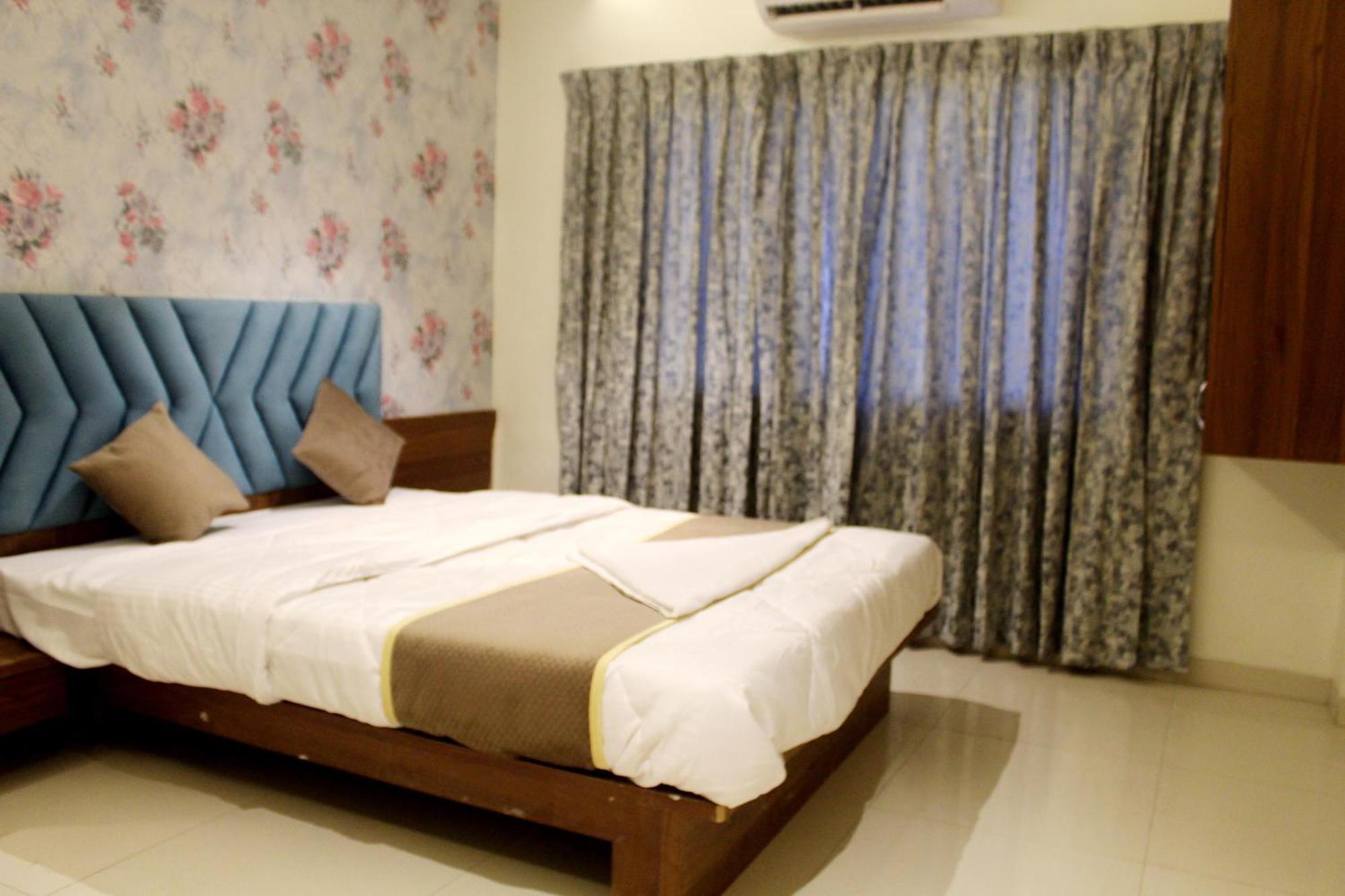 Hotel India Gate Narhe, Pune Zewnętrze zdjęcie